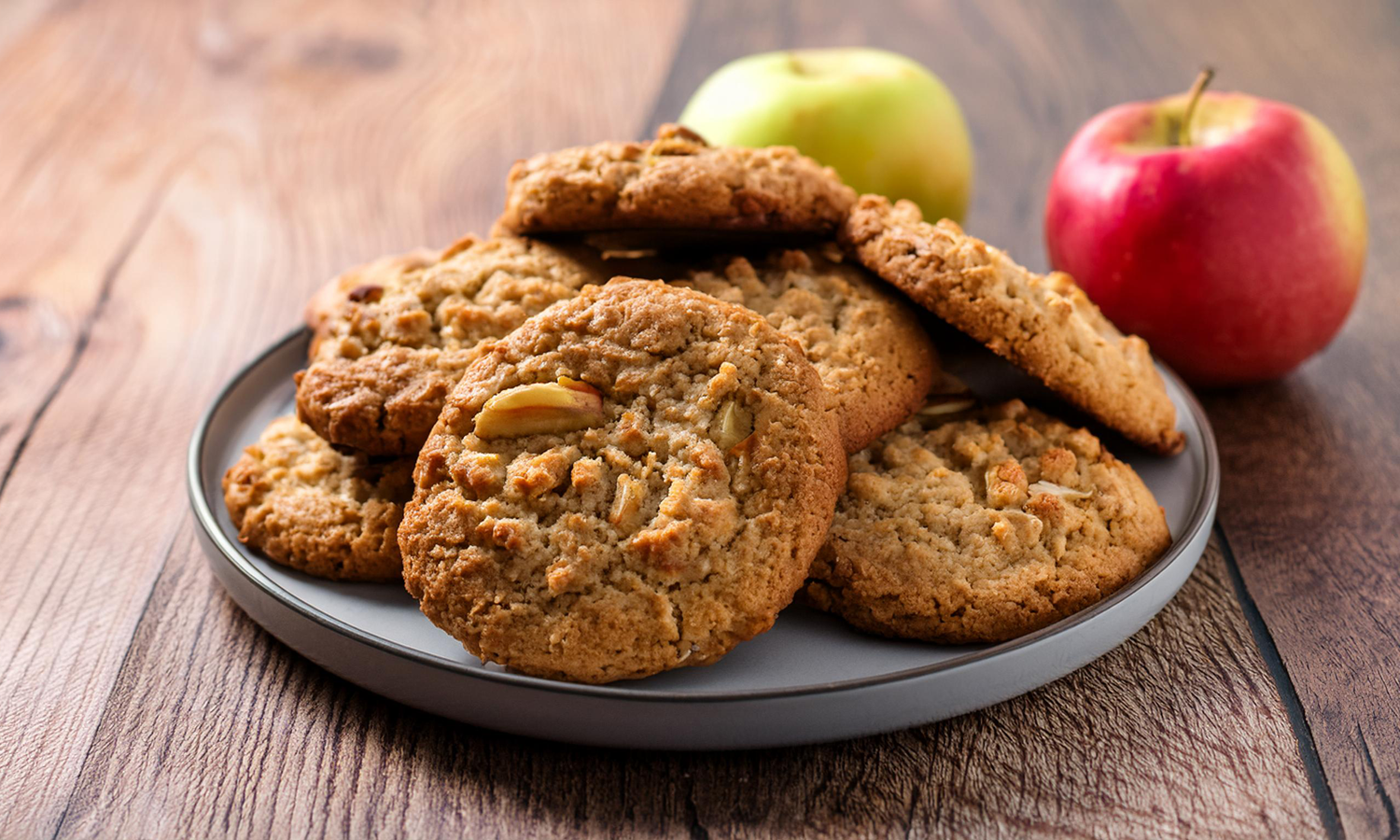 Apple and Cubeb Oatmeal Cookies